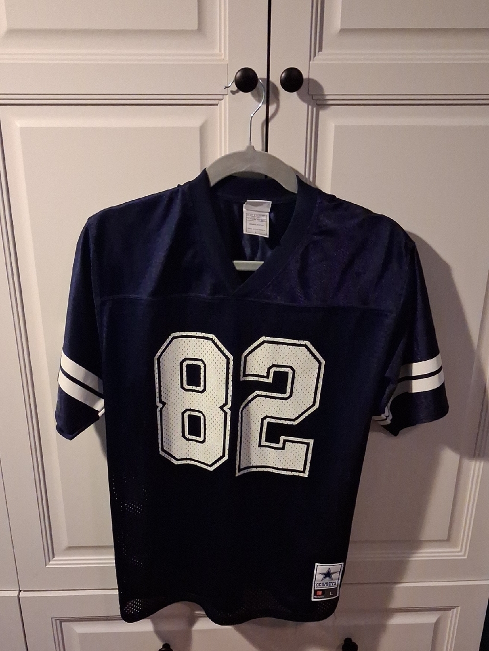 Cowboys Football Jersey with White Number 82